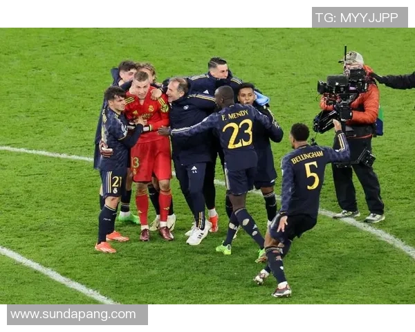 中超激战曼联与皇马战平引发全场热议精彩集锦回顾