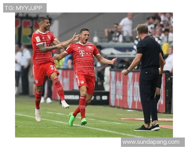 德甲激战：拜仁狂胜AC米兰五球大捷引发全场热烈反响