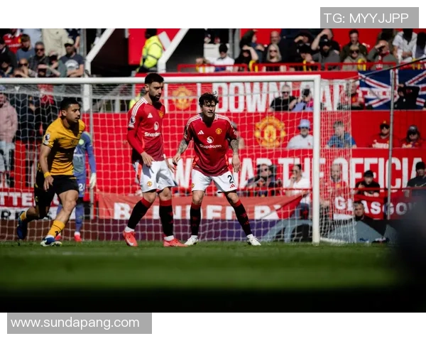 欧联杯精彩对决拜仁与热刺战成平局乌龙球引发争议判罚全场沸腾