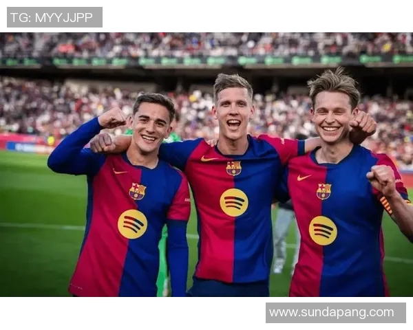 国王杯焦点战巴萨与皇马激战成平局红牌争议引发全场热议