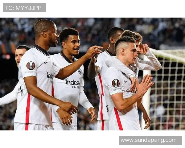 英超激战巴萨逆转尤文图斯四比三全场沸腾瞬间回顾与分析