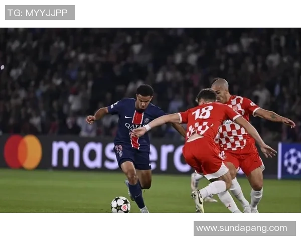 西甲赛场惊现冷门拜仁大胜巴黎圣日耳曼引发热议分析