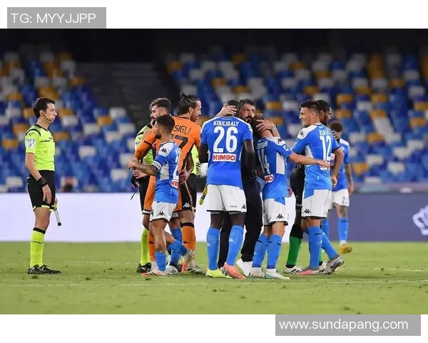 欧冠激战：那不勒斯与多特蒙德互交白卷转会风波引发全场热议