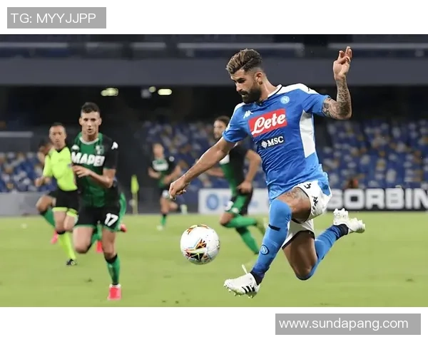 意甲激战:那不勒斯险胜里昂红牌事件引发全场热议与战术分析 意甲激战:那不勒斯险胜里昂红牌事件引发全场热议与战术分析