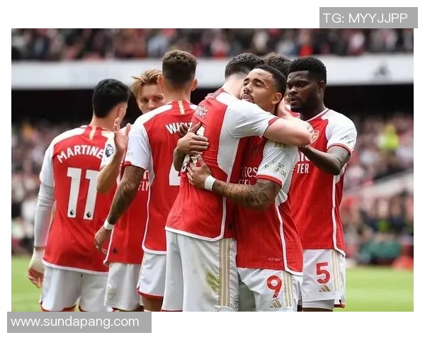 足总杯激战曼联与阿森纳平局逆转瞬间引发全场热烈反响赛后点评