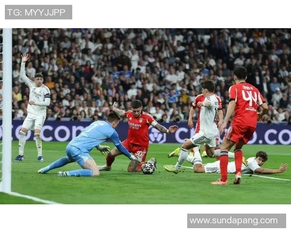 西甲焦点战本菲卡与马竞激战成平红牌事件引发全场热议