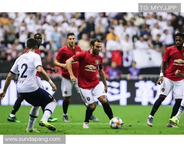 世界杯焦点战曼城与里昂战平乌龙球成比赛转折点分析