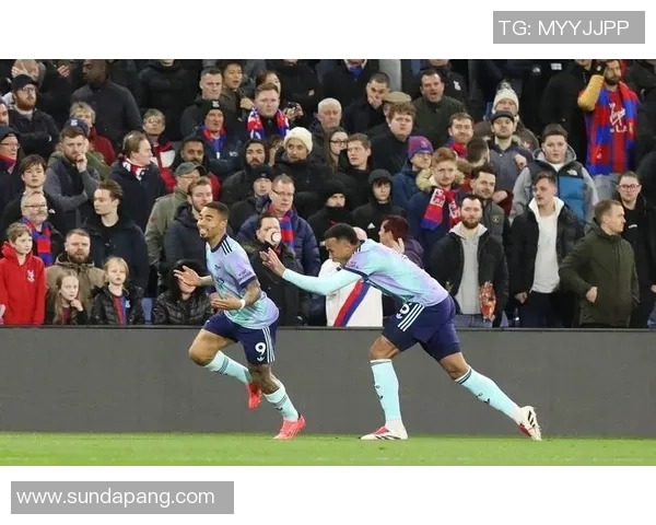 曼城友谊赛狂胜里昂五球大捷引发转会风波与球迷热议