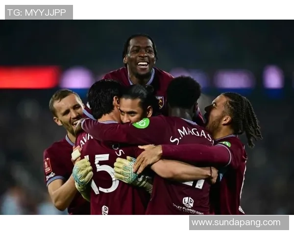 足总杯惊天对决曼城与利物浦战成平局引发历史冷门回顾